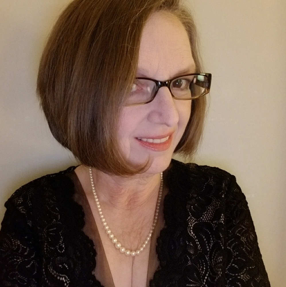 Meet your Posher, Debi